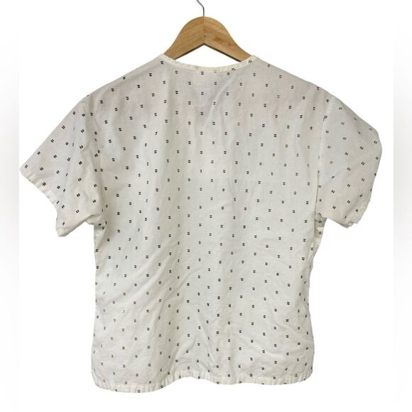 Bundle of 2 Peaches Scrub Tops. No size tag. See measurements for fit. - Picture 5 of 6